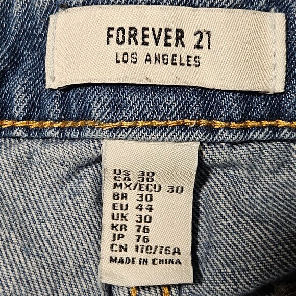 Forever 21 Jean Shorts Womens Size 30 High Waist Medium Wash Denim Casual - Picture 4 of 4